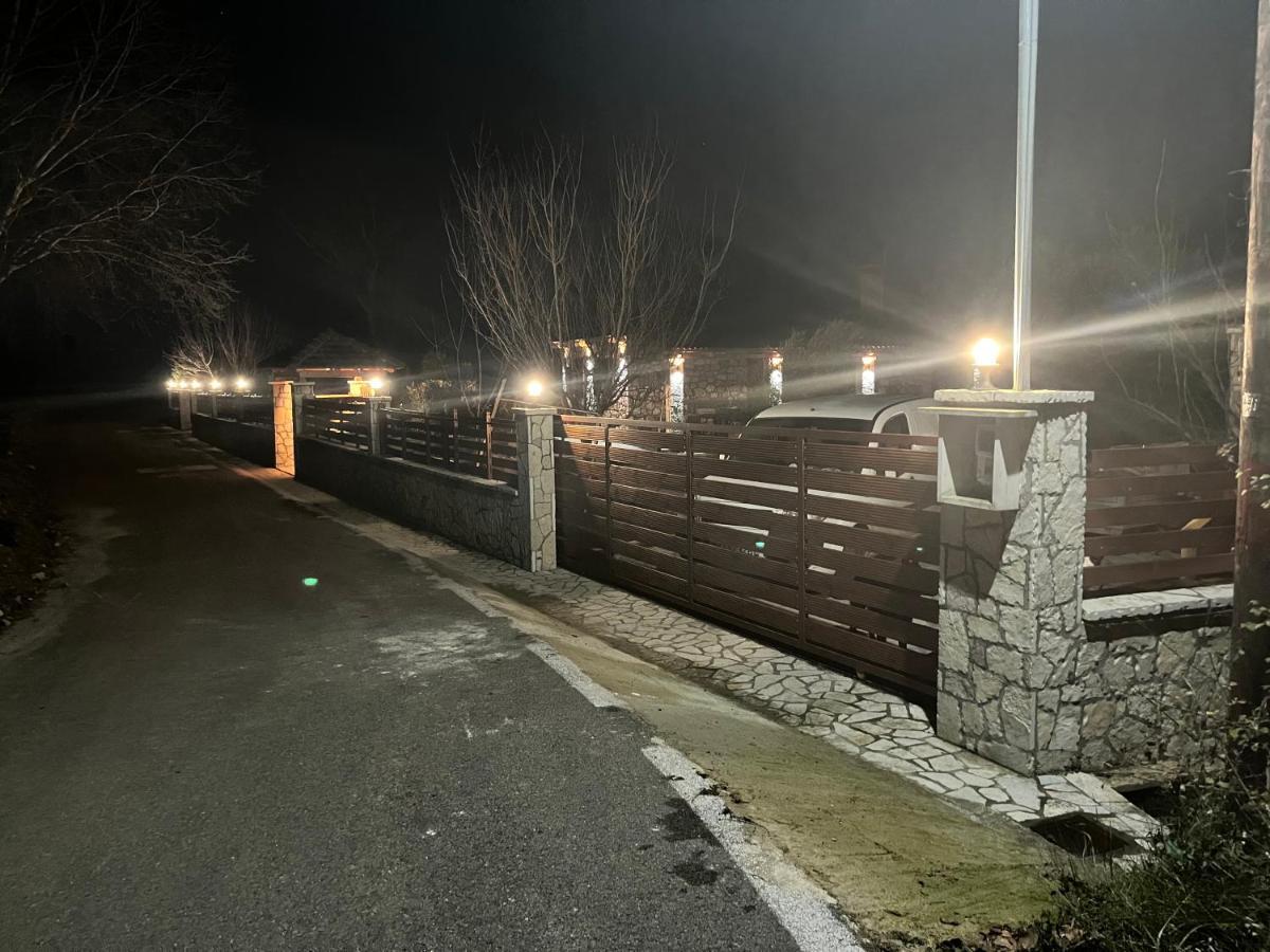 Το Πετρινο Σπιτι Του Καστρη! Με Θεα Τα Μετεωρα Villa Kalambáka Kültér fotó